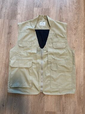 Tribal Men's Olive Green Multi-Pocket Utility Vest